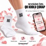 Kişiye Özel QR Kodlu Çorap – Şarkı, Sosyal Medya ve Mesaj Tasarımlı Hediyelik Çorap